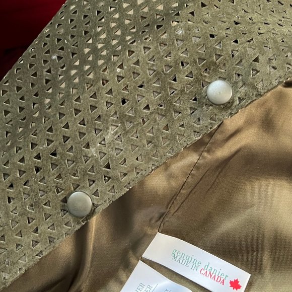 Danier Suede Leather Oversized Shacket Button Up Laser Cut Out Green Jacket Coat - Picture 8 of 9